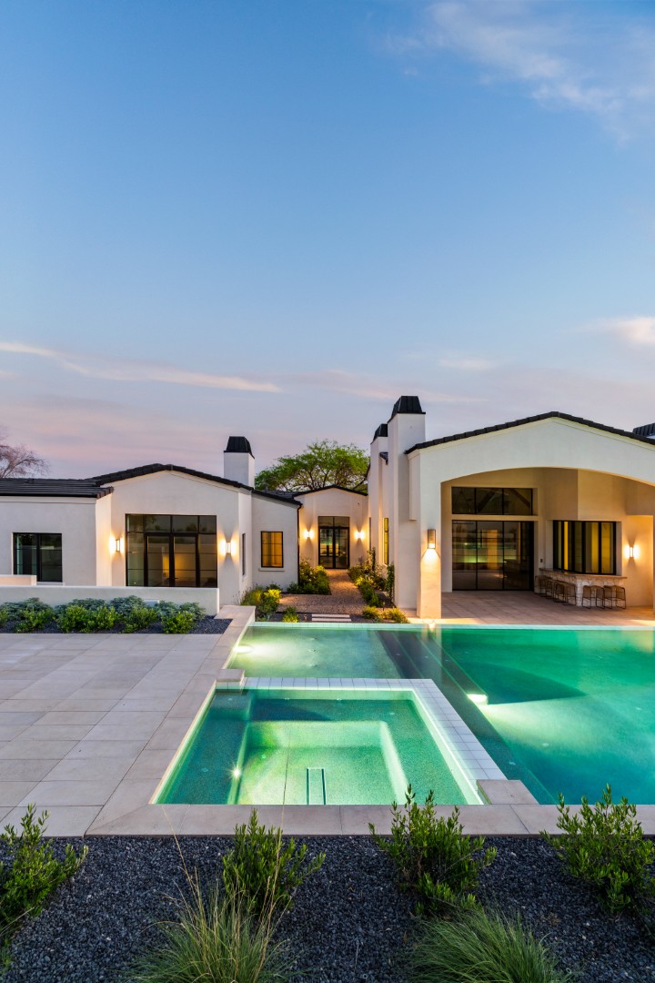 Custom pool and backyard design on Joshua Tree in Paradise Valley, AZ by Envy Pools