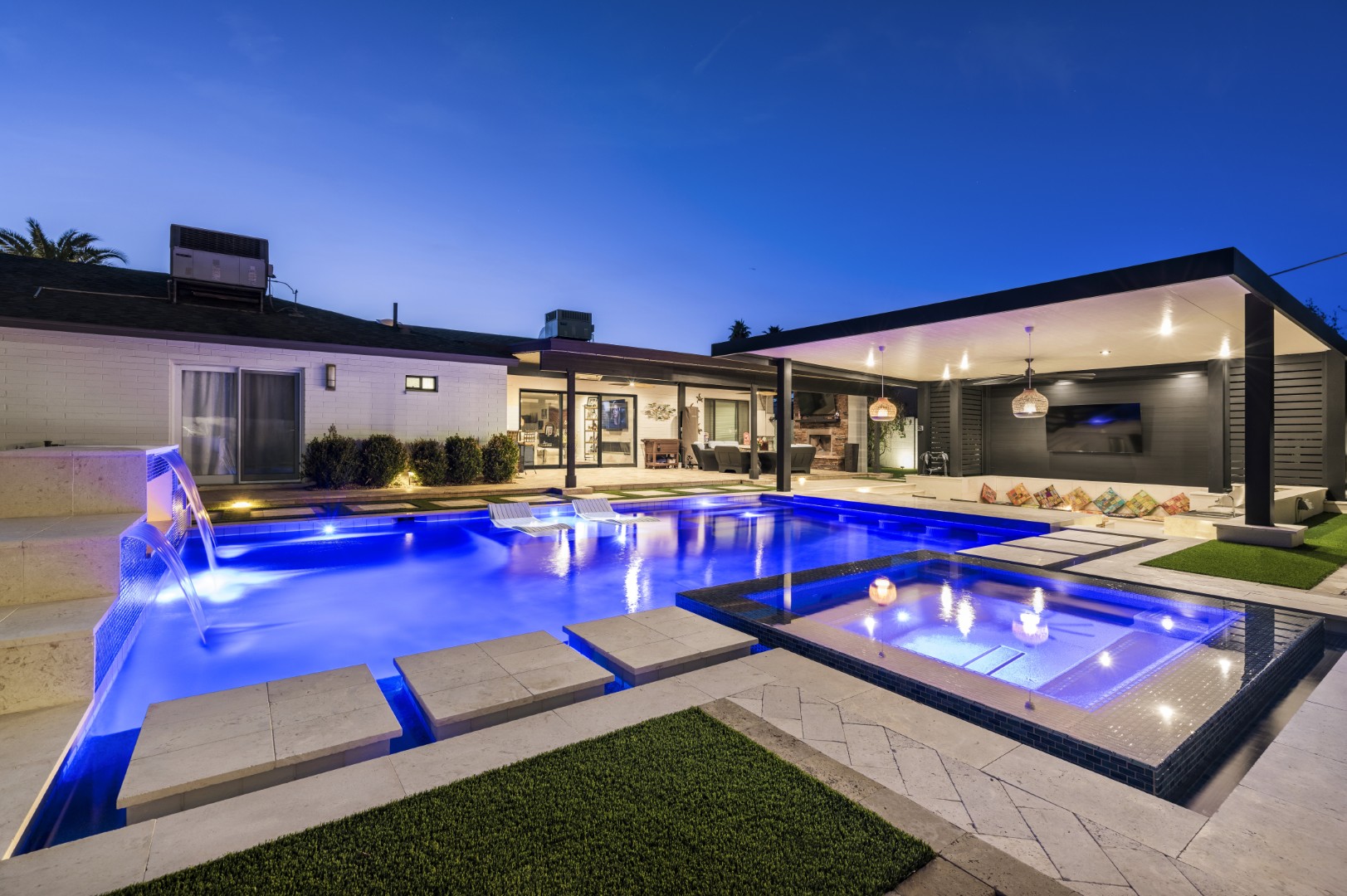 Custom pool and backyard design on 70th Street in Scottsdale, AZ by Envy Pools