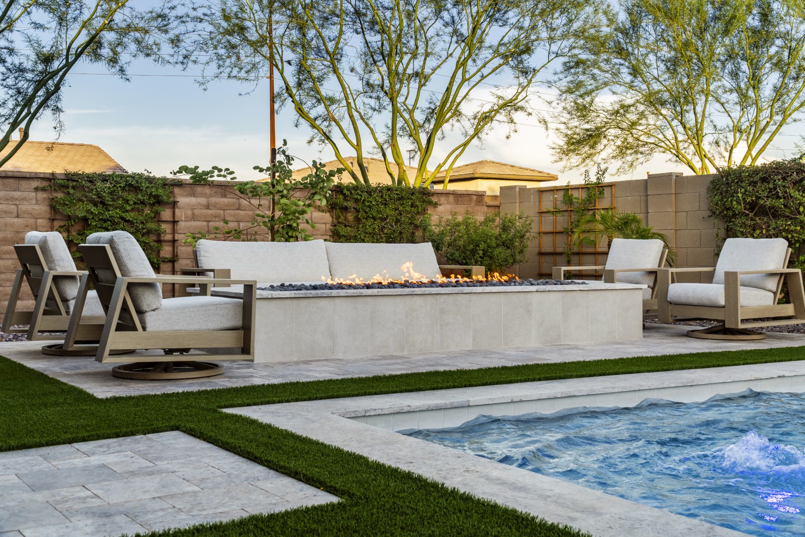 Custom pool, spa and outdoor kitchen on Mead Drive in Gilbert, AZ by Envy Pools