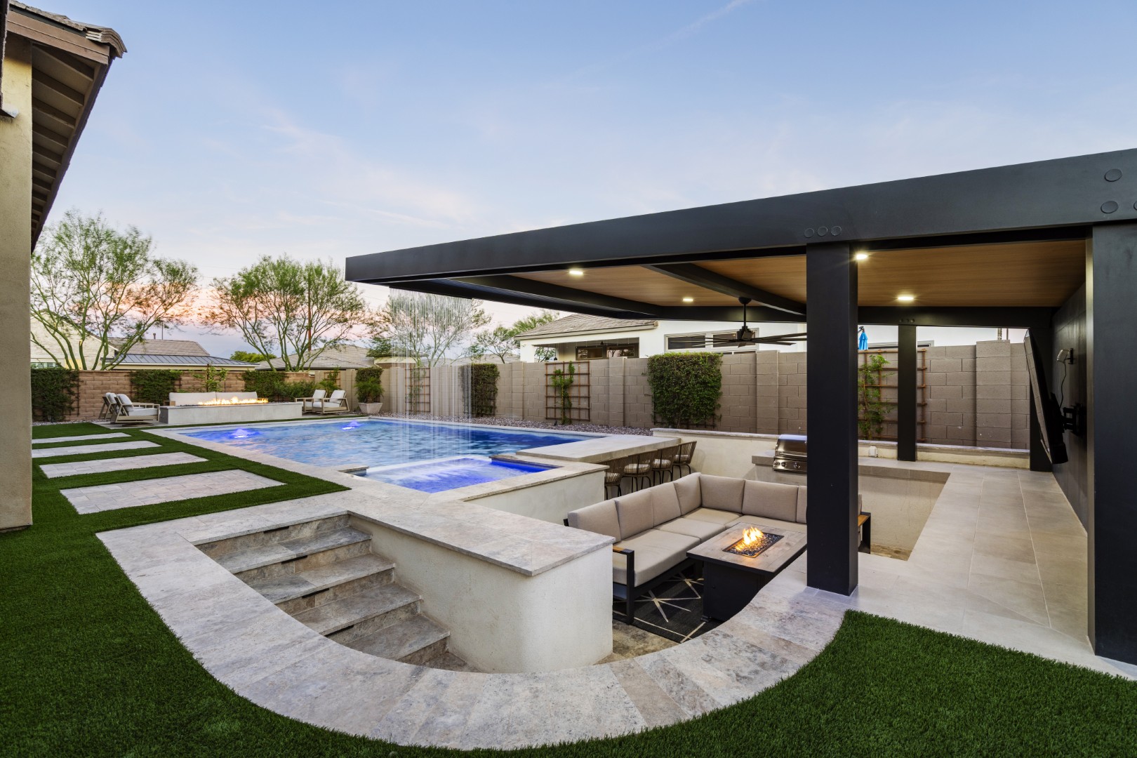 Custom pool, spa and outdoor kitchen on Mead Drive in Gilbert, AZ by Envy Pools