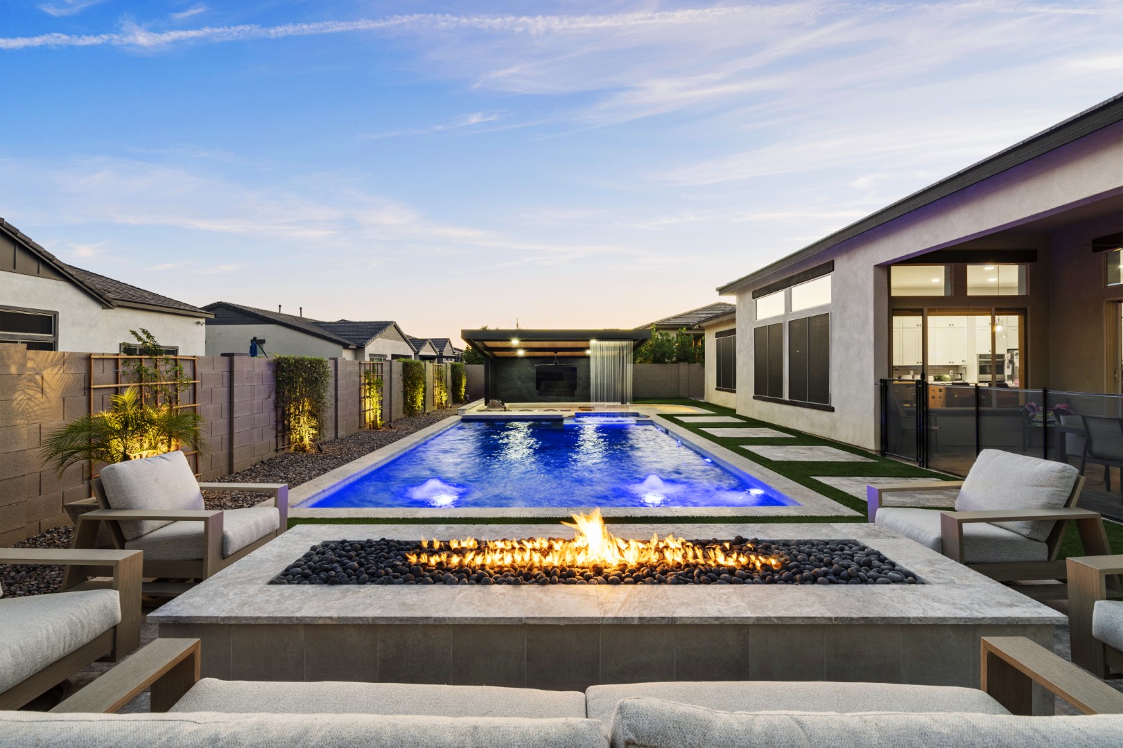 Custom pool, spa and outdoor kitchen on Mead Drive in Gilbert, AZ by Envy Pools