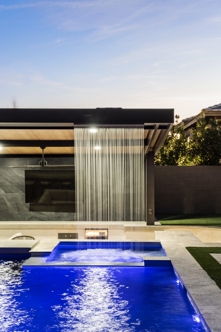 Custom pool, spa and outdoor kitchen on Mead Drive in Gilbert, AZ by Envy Pools